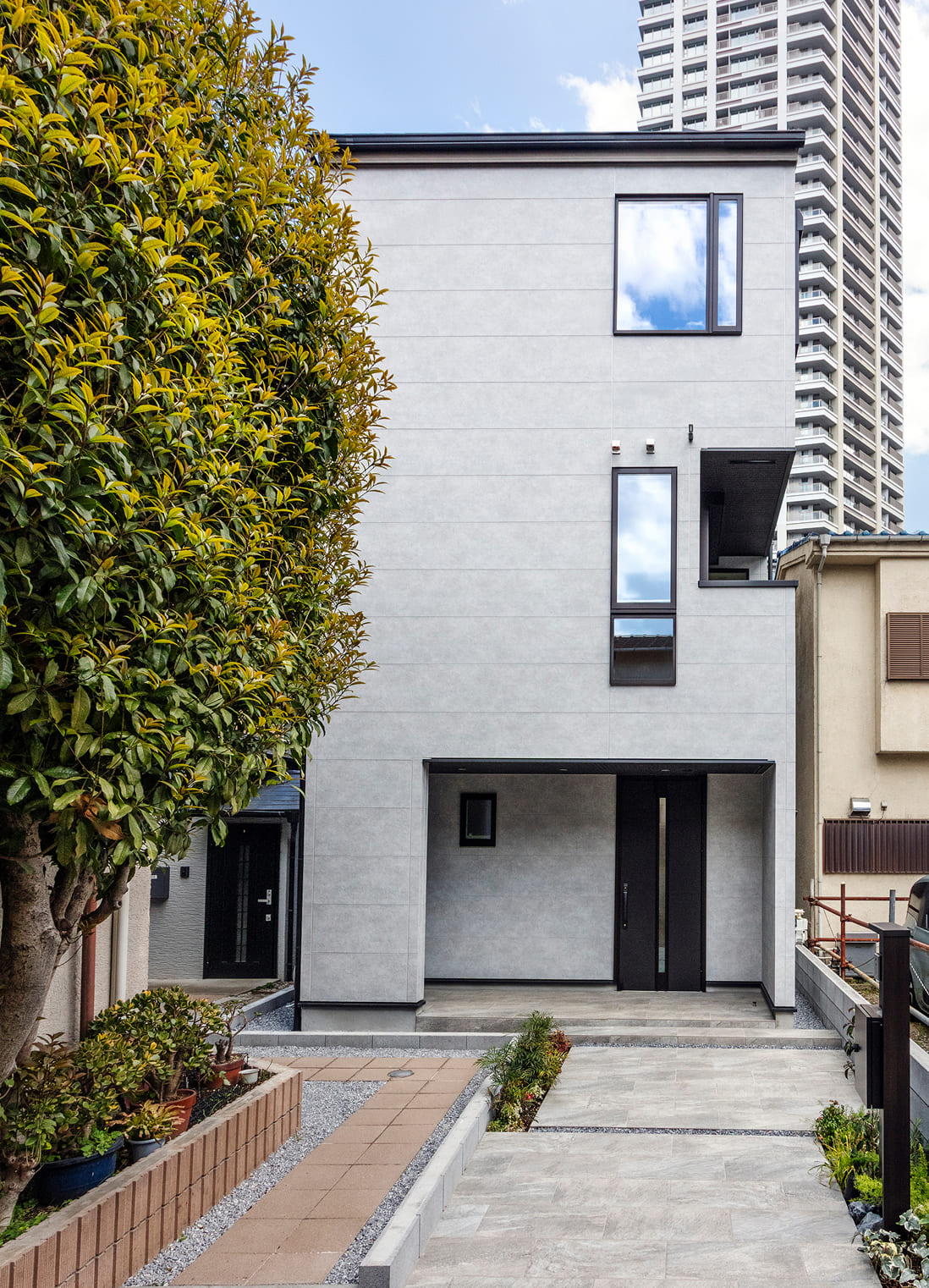 プライバシーに配慮した旗竿地の家